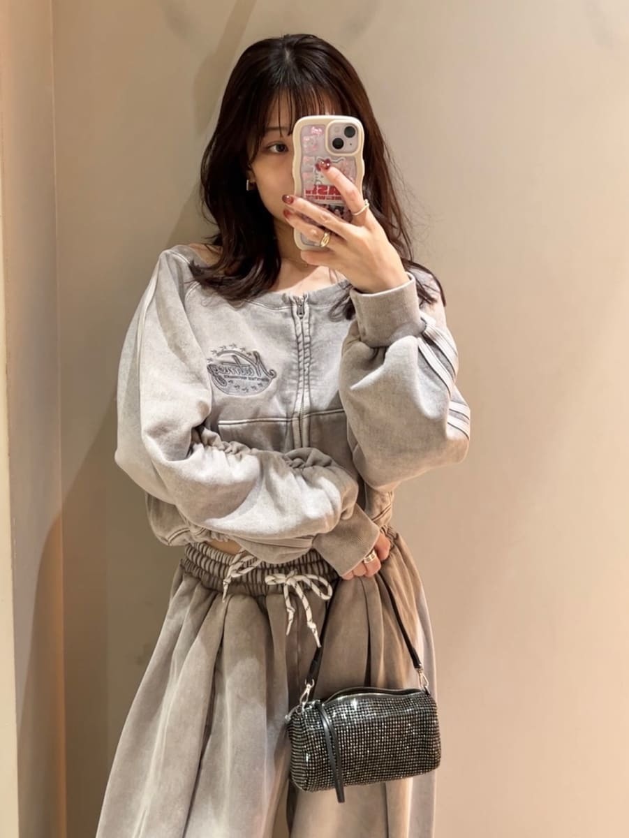 SNIDEL/NUTMEG】オフショルジップロゴプルオーバー(Tシャツ