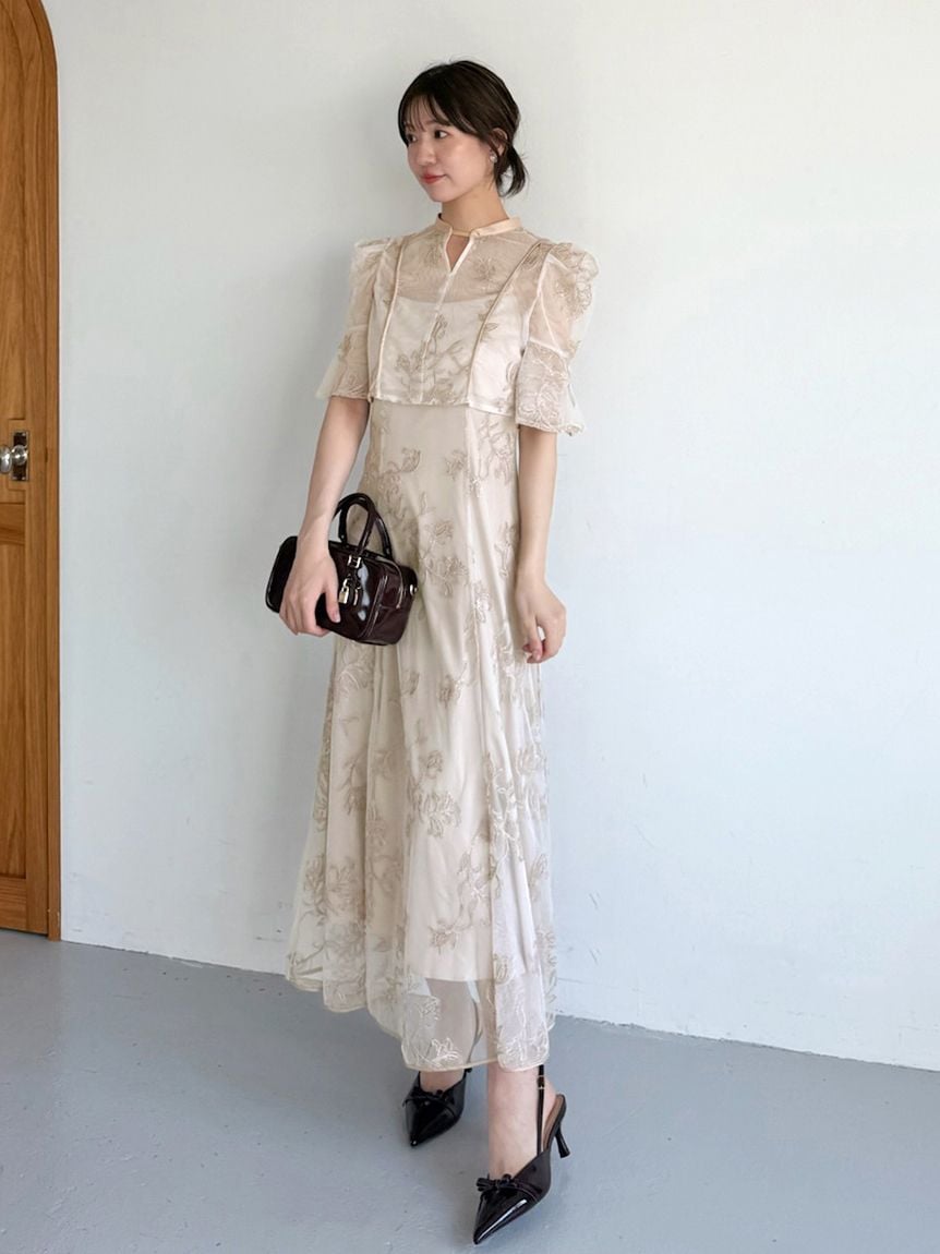 SNIDEL スナイデル　シャイニーエンブロイダリーワンピース 結婚式　ドレス SNIDEL スナイデル シャイニーエンブロイダリーワンピース 結婚