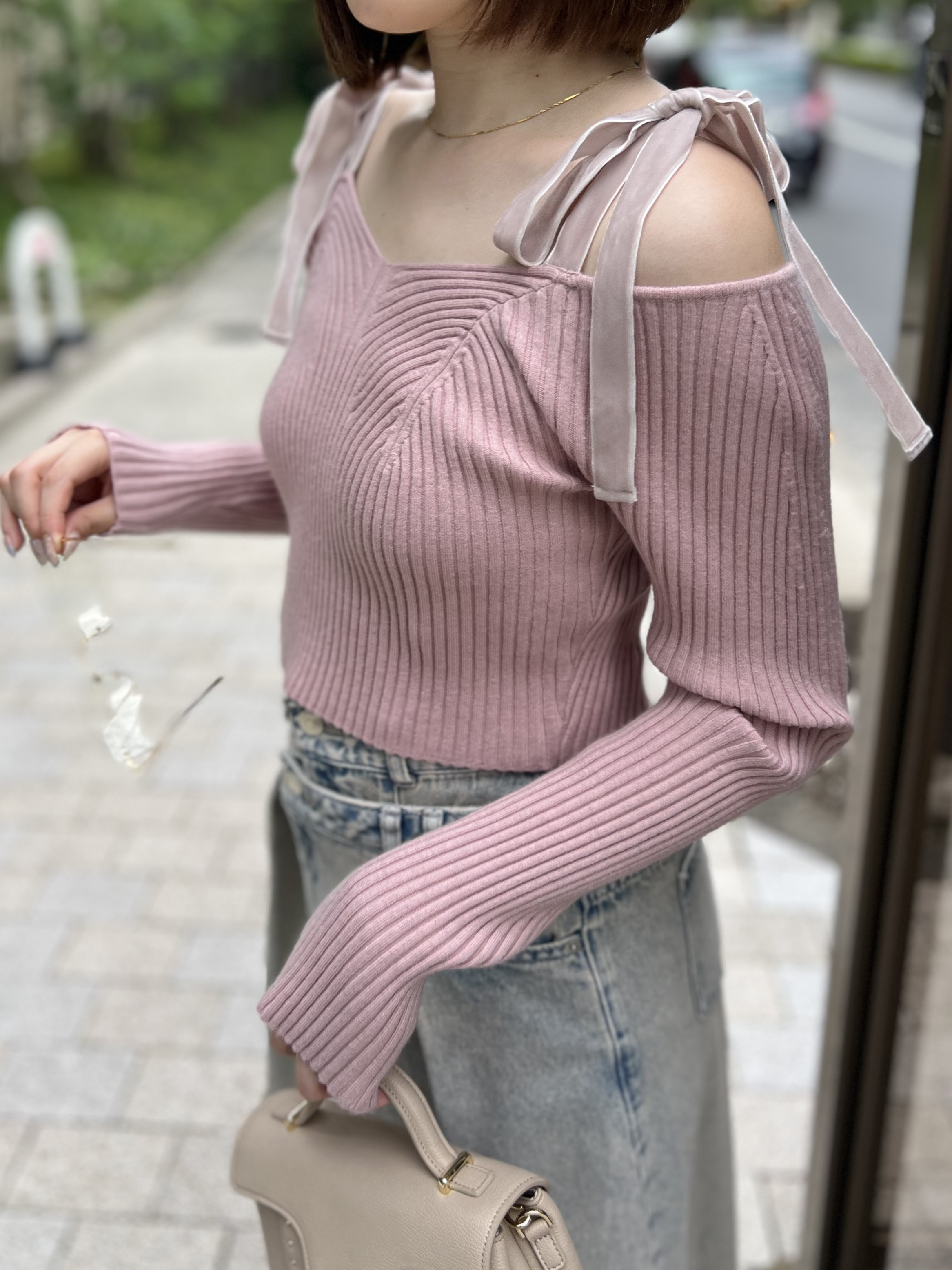 ショルダーリボンオフショルニットプルオーバー(ニット)｜トップス