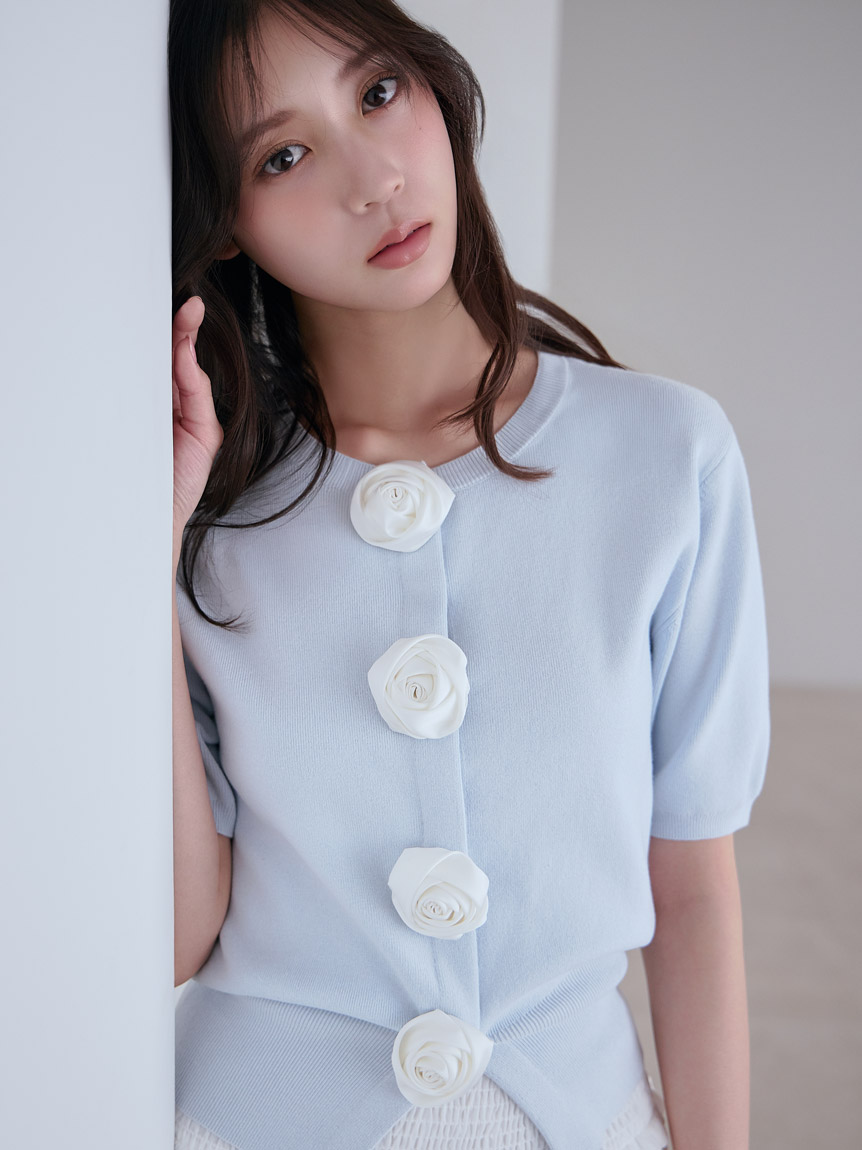 【SNIDEL/ROSE Collection】モチーフボタンニットカーディガン WEB限定/ROSE Collection】モチーフボタンニットカーディガン(ニット