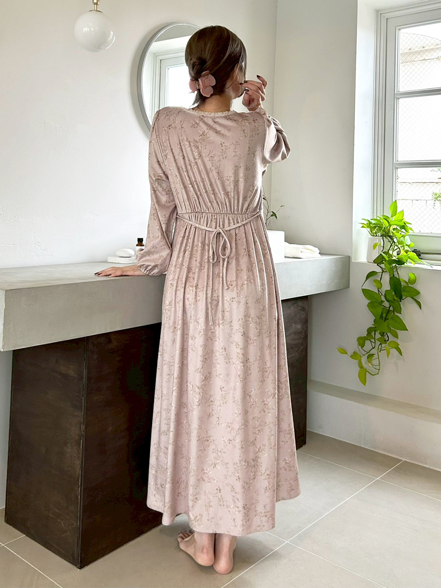 スナイデルホームSNIDEL シルキーフリースリボン柄ルームウェア新品 新品♡SNIDEL HOME ルームウェア スナイデルホームSNIDEL HOME