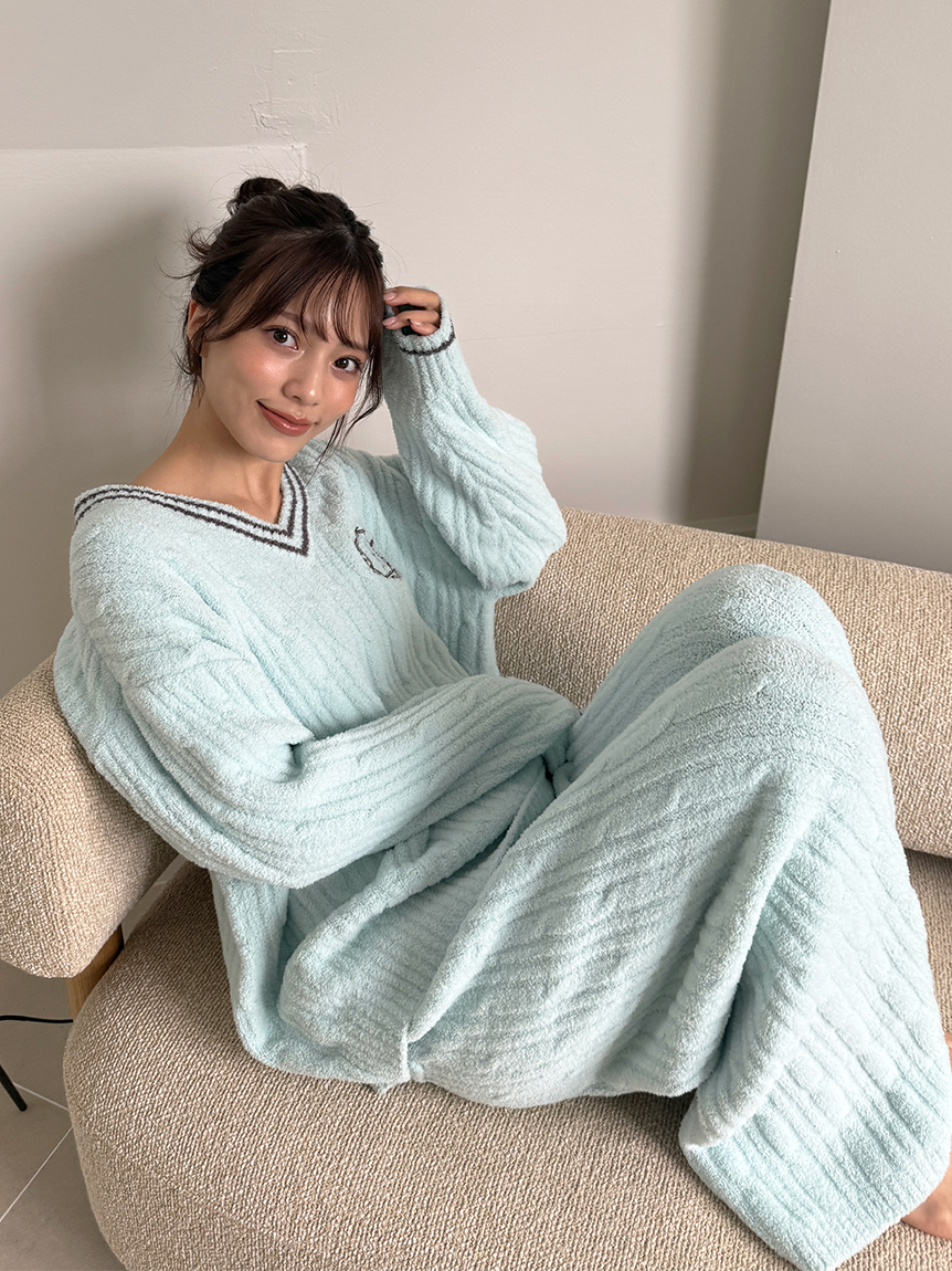 SNIDEL  Vニットプルオーバー&ロングパンツセットアップ SNIDEL Vニットプルオーバー&ロングパンツセットアップ SNIDEL HOME