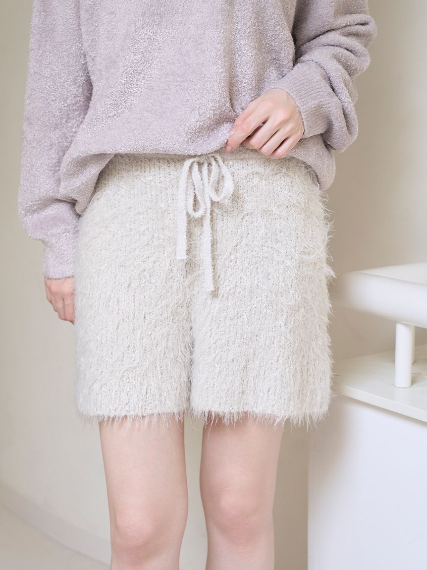 Vネックニット×ショートパンツセットアップ(ニットプルオーバー