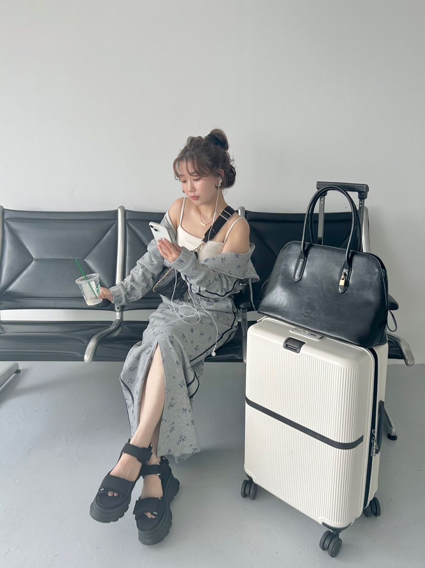 【正規品】♥️スナイデル UVカットフーディパーカー⭐️新品タグ付き⭐️フラワー スナイデル SNIDEL UVフーディパーカー （FLOWER