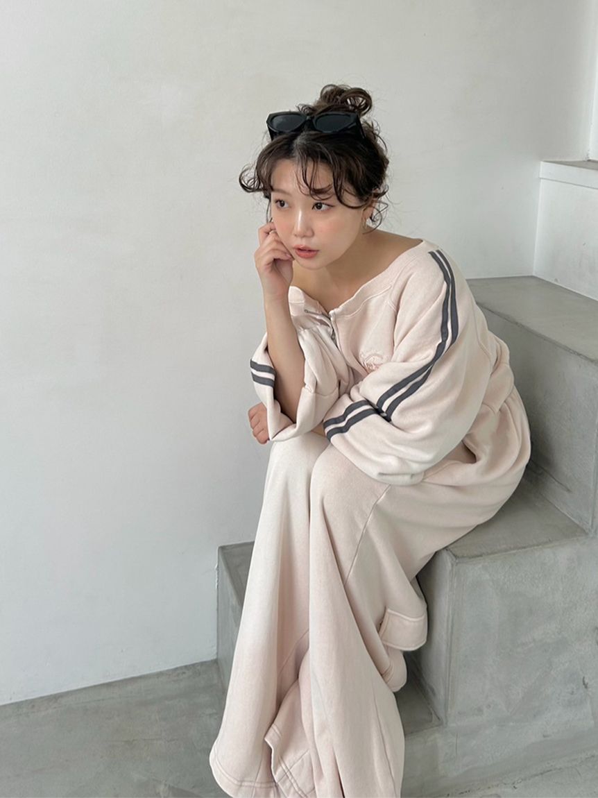 SNIDEL/NUTMEG】オフショルジップロゴプルオーバー(Tシャツ