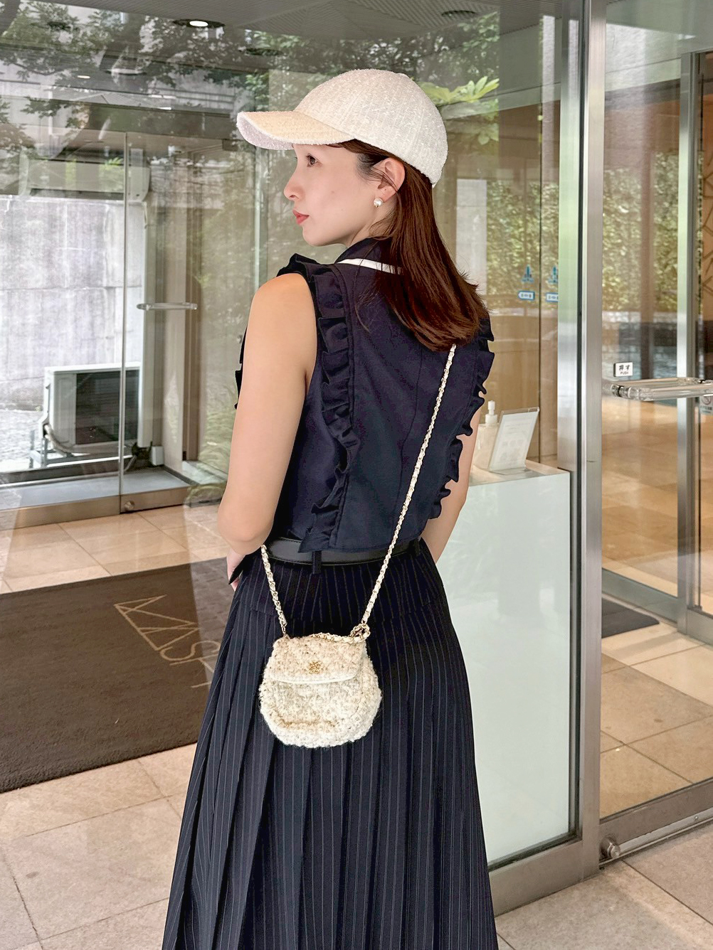 ＼期間限定10%OFF／1〜3日以内に発送/SNIDEL スナイデル  ノースリクロップドフリルシャツ SWFB254124  25FW 2025秋冬 キャンセル返品不可 ノースリクロップドフリルシャツ(シャツ)｜トップス｜SNIDEL