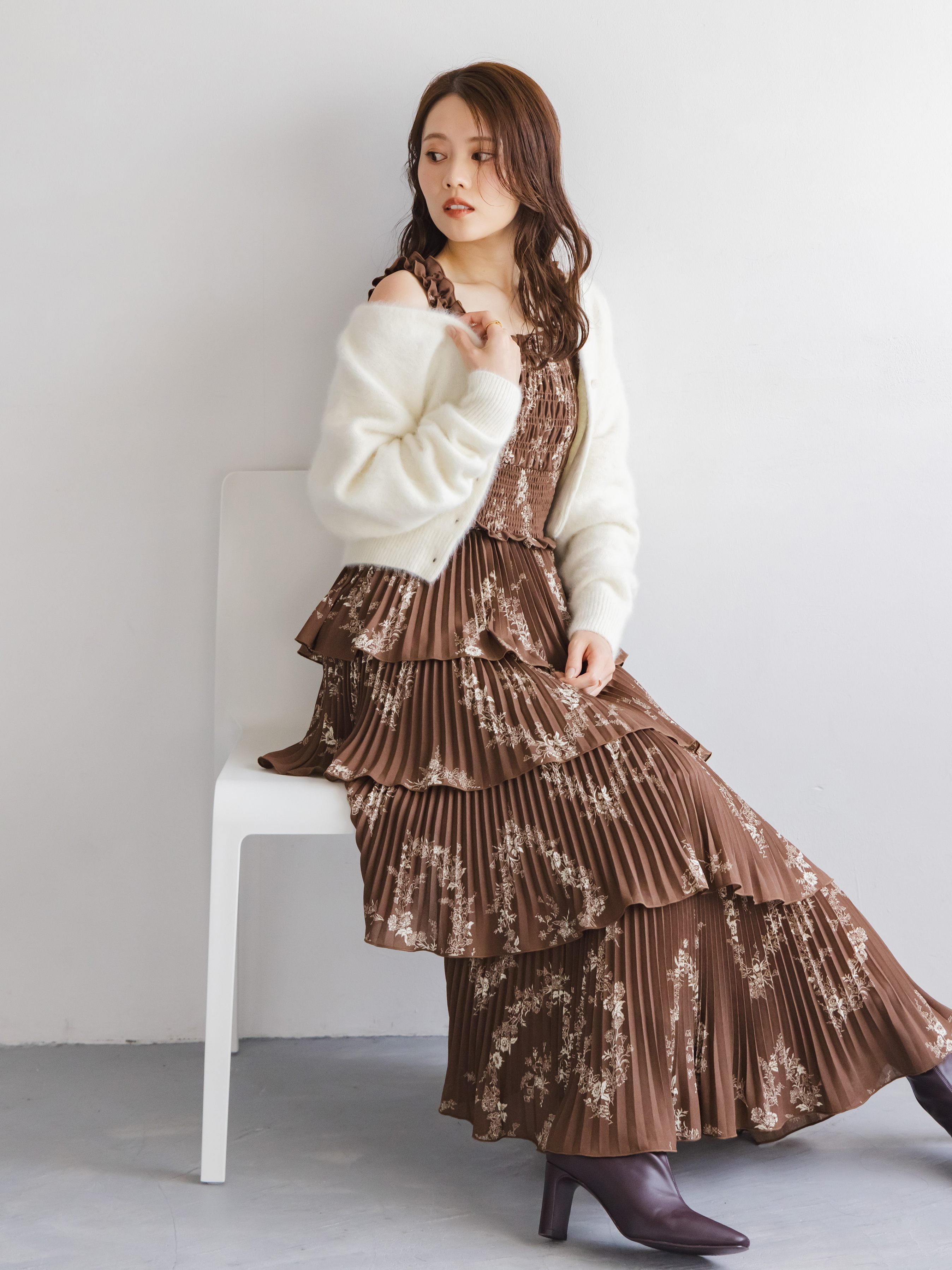 マキシ丈 プリント キャミワンピ ビジュー ティアード リゾート ティアードプリントキャミワンピース(マキシ・ロングワンピース