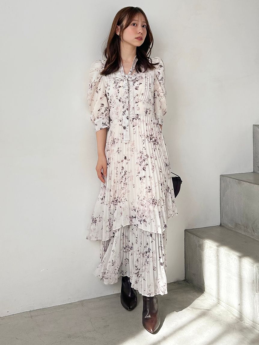 Sustainableプリーツプリントワンピース(マキシ・ロングワンピース