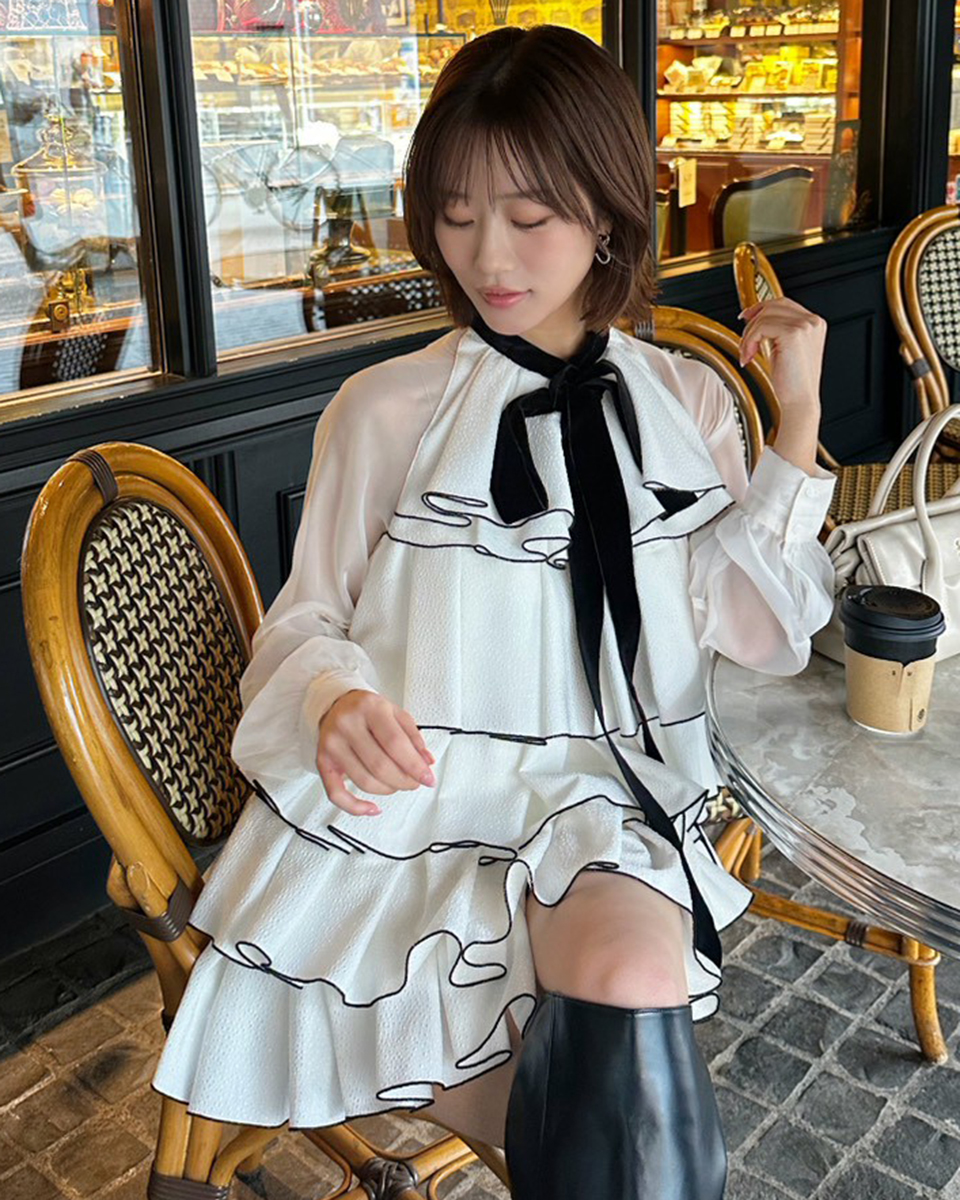 quilting rose satin tiered ミニワンピ　ブラック HONEY MI HONEY｜ローズサテンティアードミニワンピース｜リボン