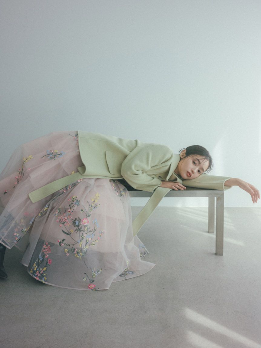 エンブロイダリーチュールドレス【カンヘウォン着用】(マキシ・ロング