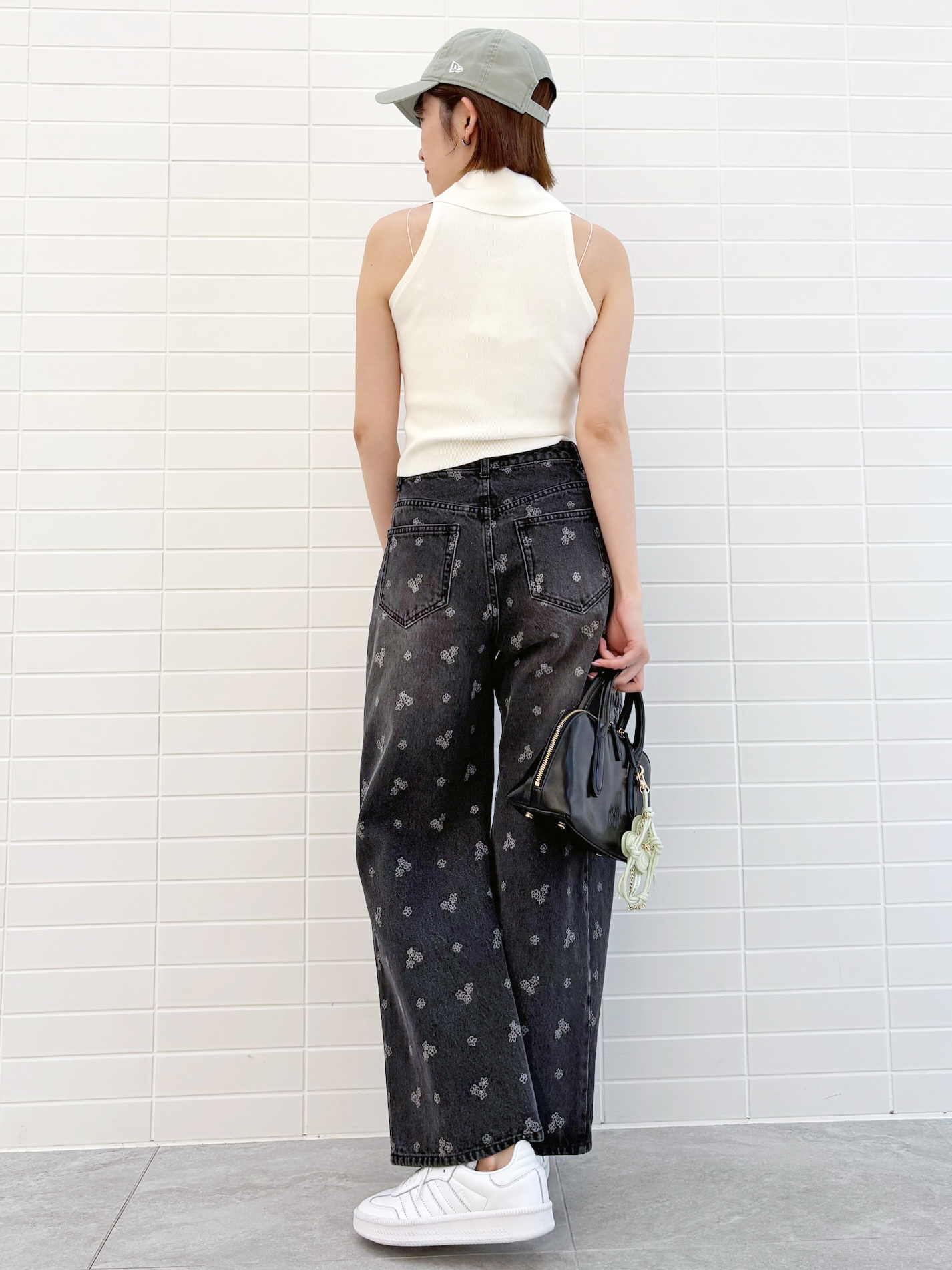 SNIDEL（スナイデル）の「フラワーデザインデニムパンツ（デニム