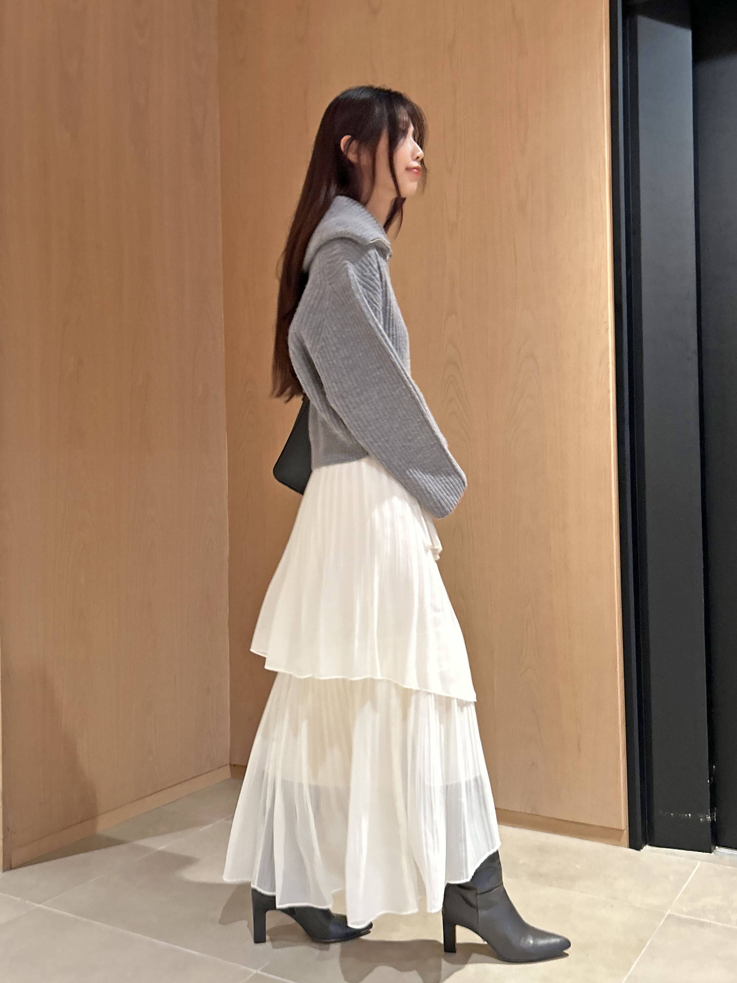 ℋ様【即売】SNIDEL (O)/ストレートプリーツティアードスカート ホワイト SNIDEL（スナイデル）の「ストレートプリーツティアードスカート