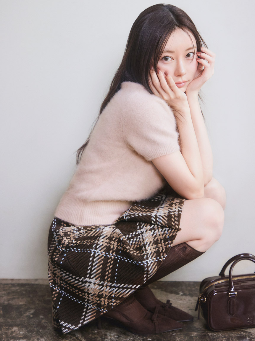 SWFS254143_p_04_LL.jpg