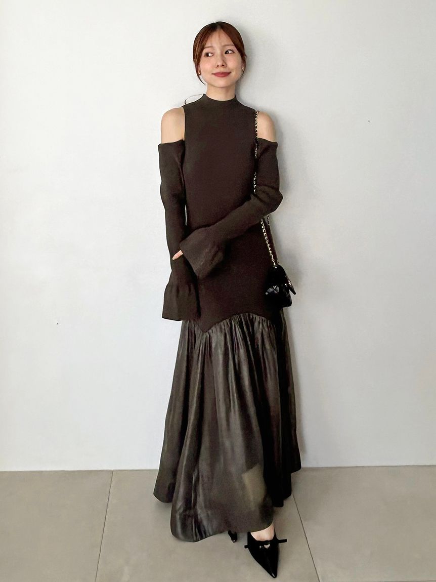 SNIDEL コールドショルダーワンピース IVR 0サイズ 新品未使用 Sustainableコールドショルダーニットワンピース(マキシ・ロング