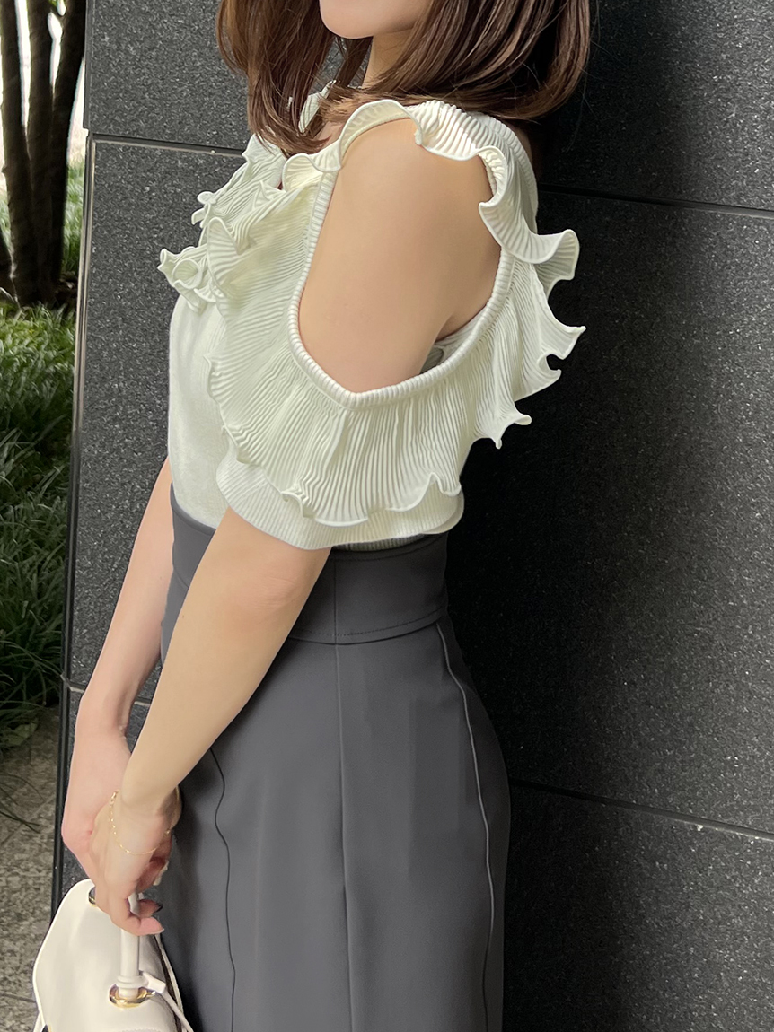 SNIDEL フリルスリーブカットプルオーバー SWCT244153 新作新品♥️ SNIDEL フリルスリーブカットプルオーバー