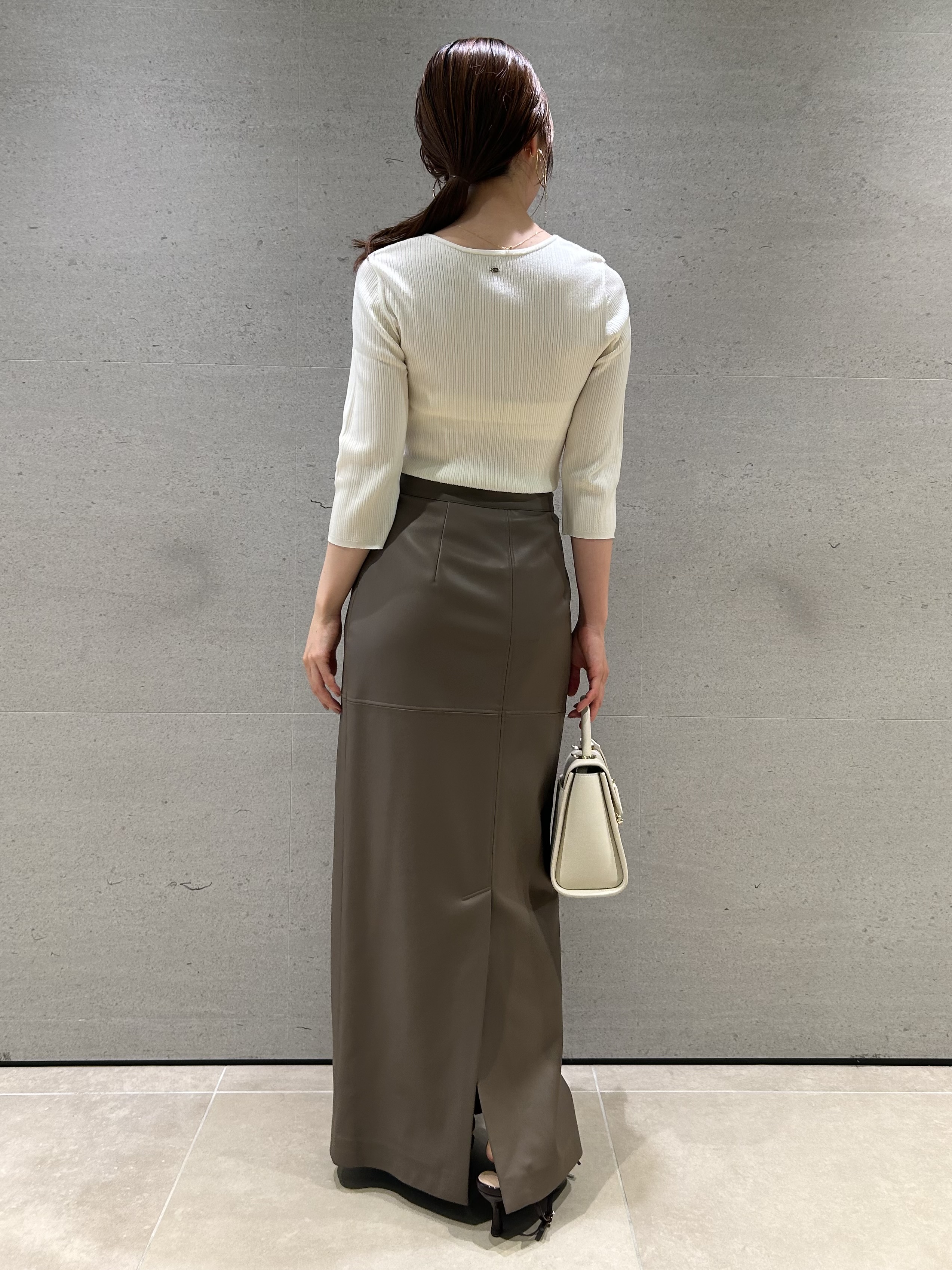 Uネックシンプルリブニットプルオーバー(ニット)｜トップス｜SNIDEL