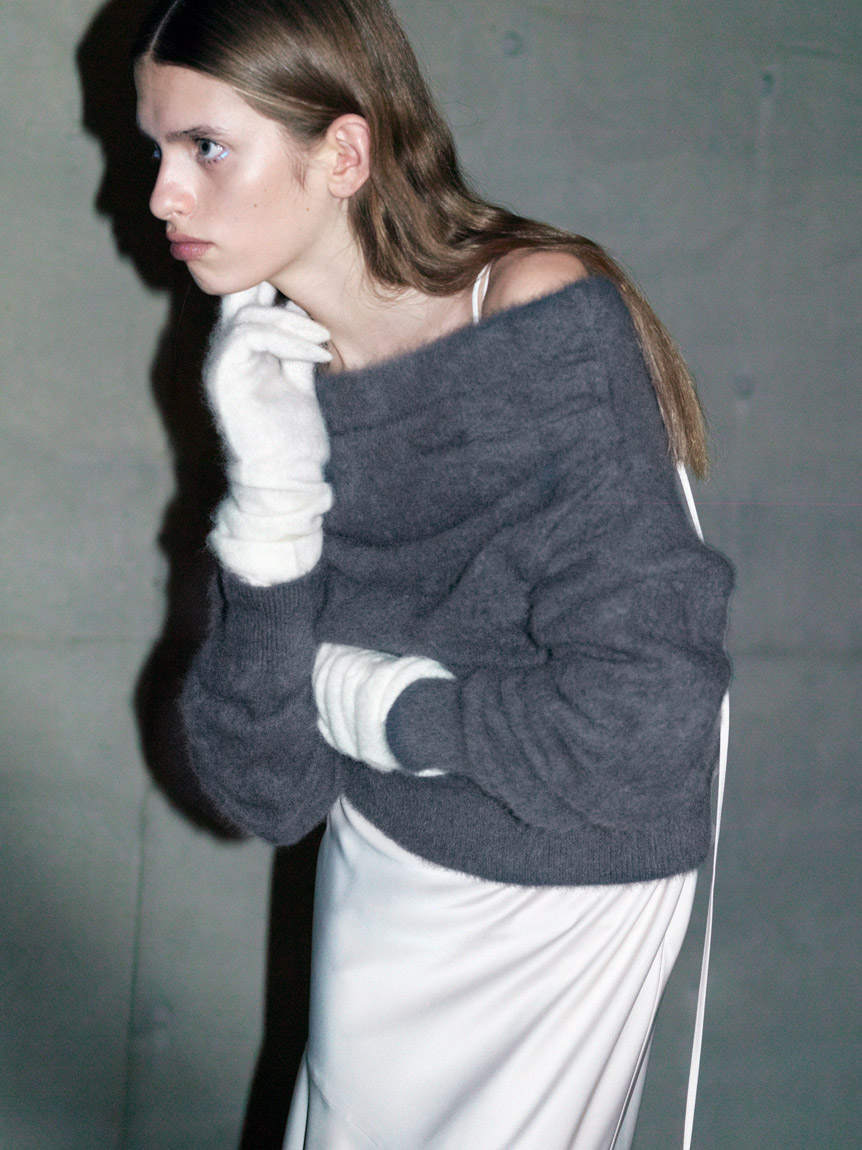 HIGH QUALITY/カンヘウォン着用】フォックスカシミヤオフショルプル