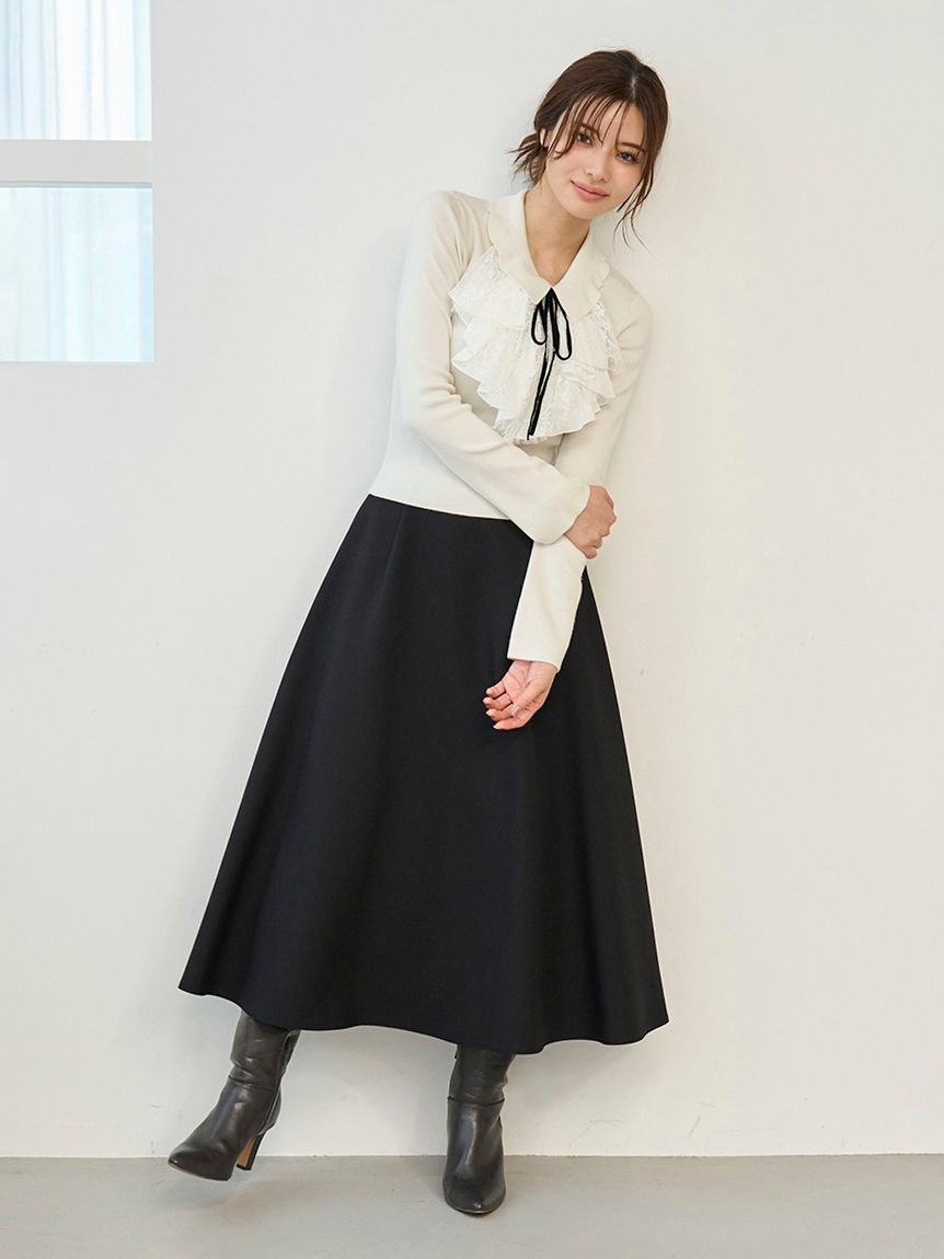 即日発送❣️ SNIDEL ラッフル刺繍ニットプルオーバー　ブラック SNIDEL（スナイデル）の「ラッフル刺繍ニットプルオーバー（ニット